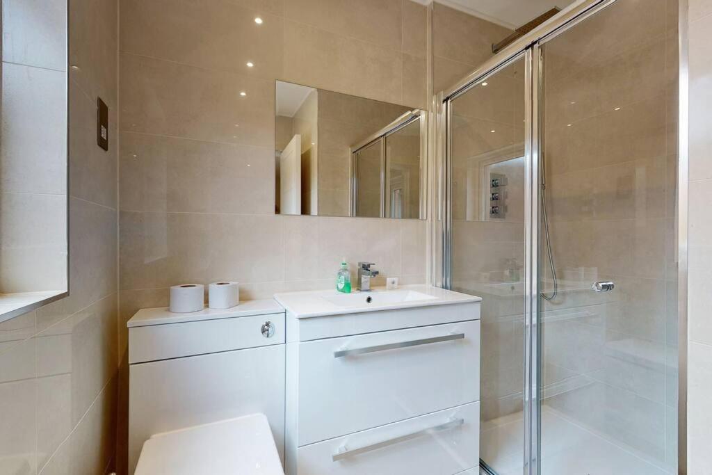 Elegant 2Bed Flat 10Min To Wimbledon Tennis Courts London Exterior photo